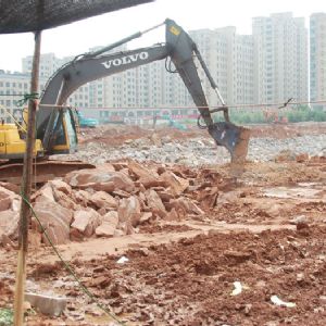 萊蕪茂業項目土石方開挖及外運工程